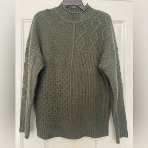 American Eagle Pullover Sweater